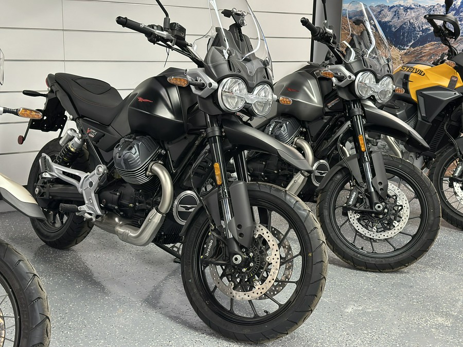 2025 Moto Guzzi V85 Strada