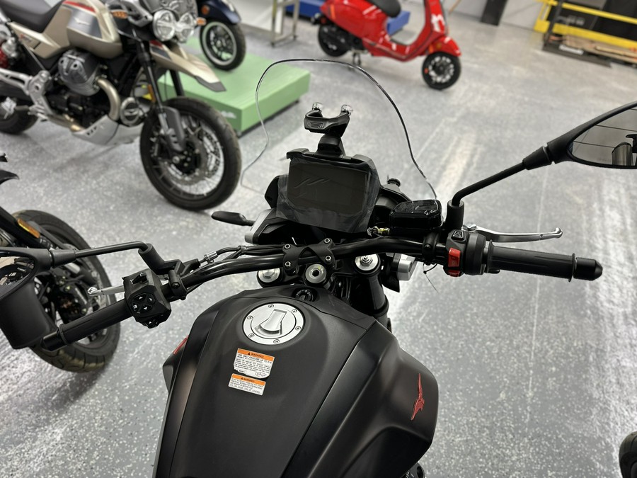 2025 Moto Guzzi V85 Strada