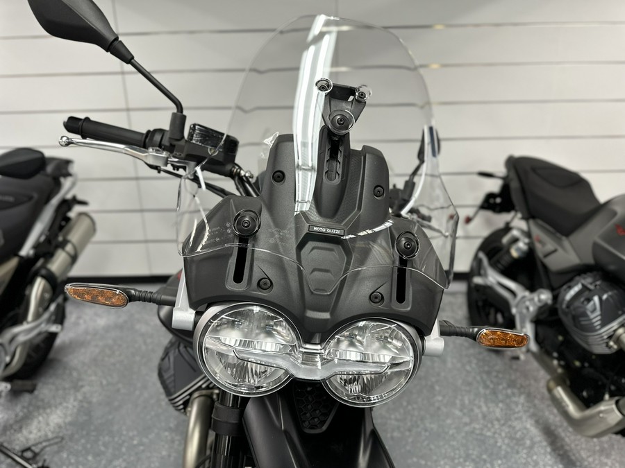 2025 Moto Guzzi V85 Strada
