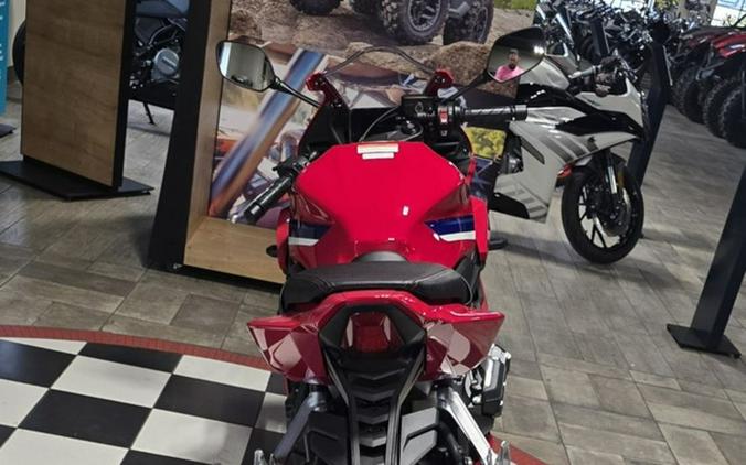 2026 Honda® CBR650R E-Clutch