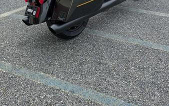 2026 Indian Motorcycle® Challenger® Dark Horse® 112 Black Crystal w/Black Metallic & Championship G