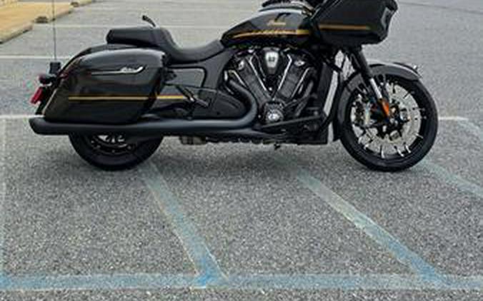 2026 Indian Motorcycle® Challenger® Dark Horse® 112 Black Crystal w/Black Metallic & Championship G