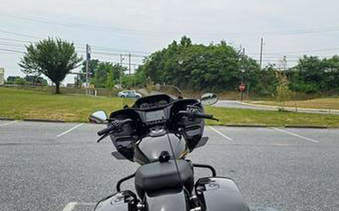 2026 Indian Motorcycle® Challenger® Dark Horse® 112 Black Crystal w/Black Metallic & Championship G