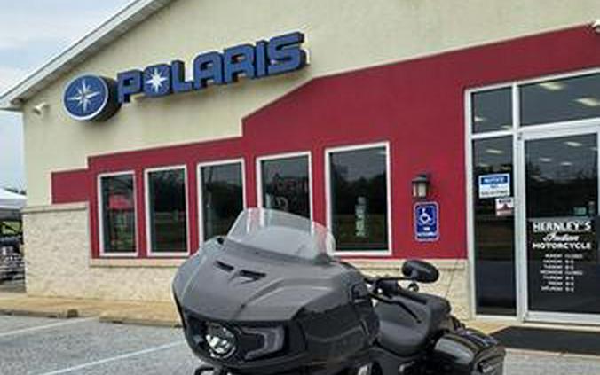 2026 Indian Motorcycle® Challenger® Dark Horse® 112 Black Crystal w/Black Metallic & Championship G