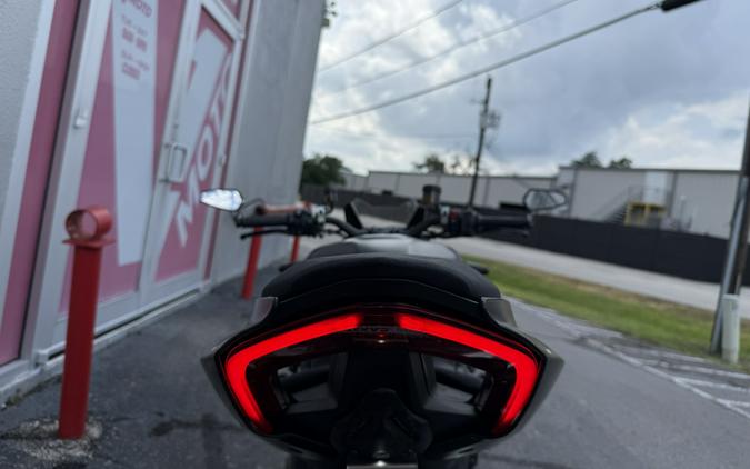 2022 Ducati Streetfighter V4 S Dark Stealth - 08220C