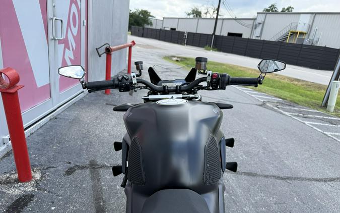 2022 Ducati Streetfighter V4 S Dark Stealth - 08220C