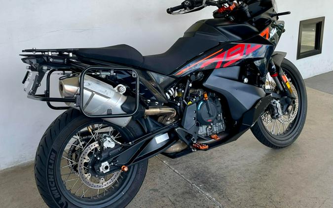2024 KTM 790 ADVENTURE