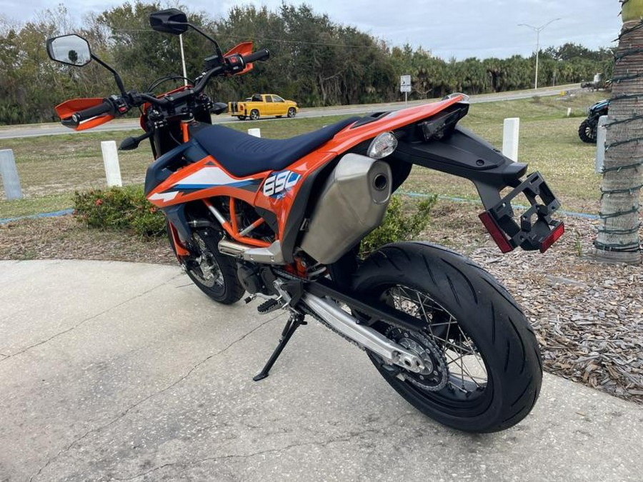 2024 KTM 690 SMC R