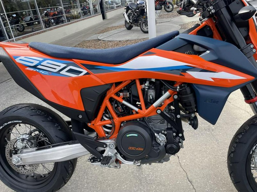 2024 KTM 690 SMC R