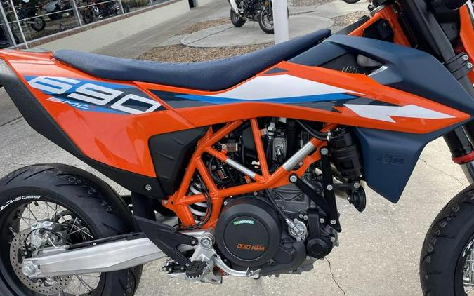 2024 KTM 690 SMC R