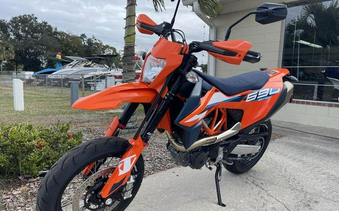 2024 KTM 690 SMC R