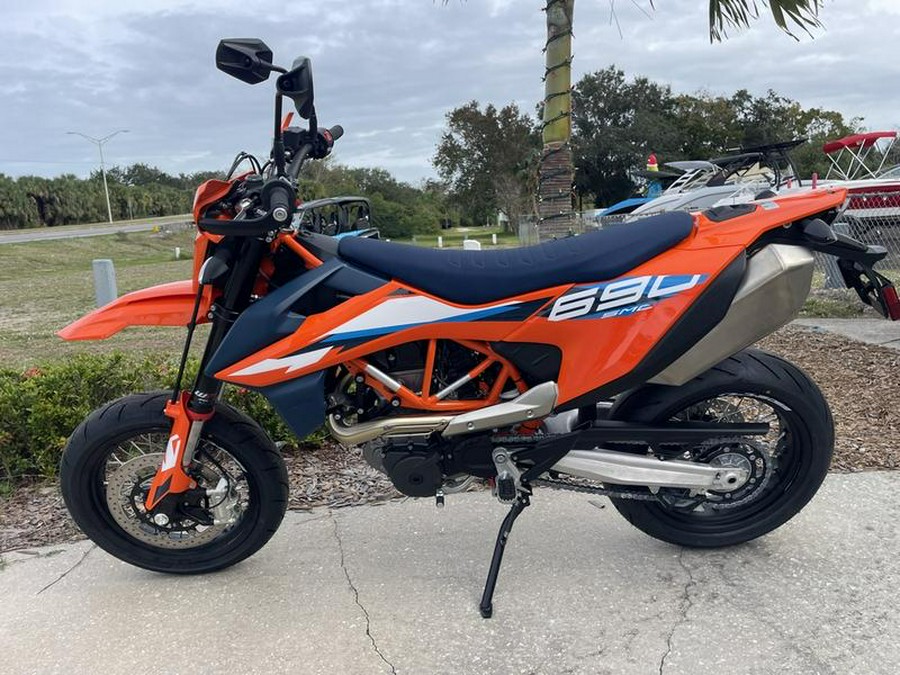 2024 KTM 690 SMC R