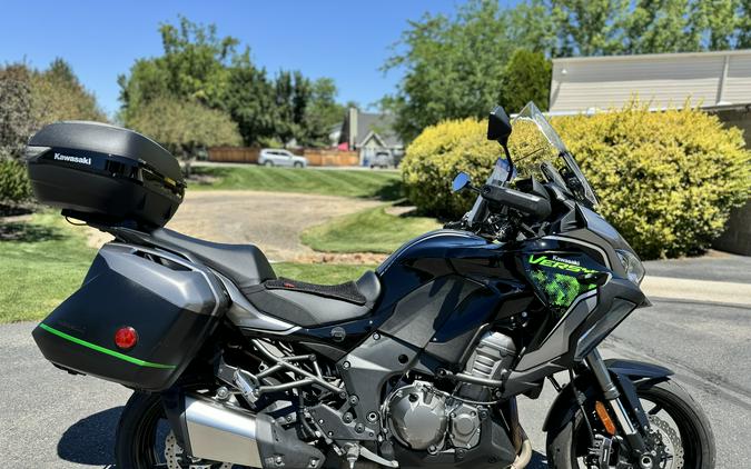 2022 Kawasaki Versys® 1000 SE LT+