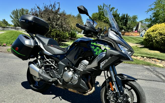 2022 Kawasaki Versys® 1000 SE LT+