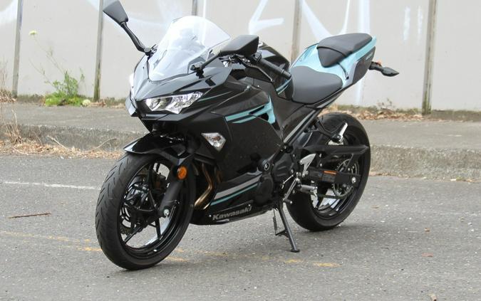 2020 Kawasaki Ninja® 400 Base