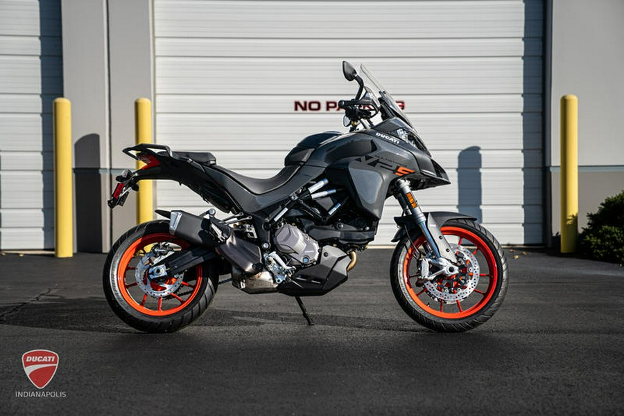 2023 Ducati Multistrada V2 S Thrilling Black & Street Grey