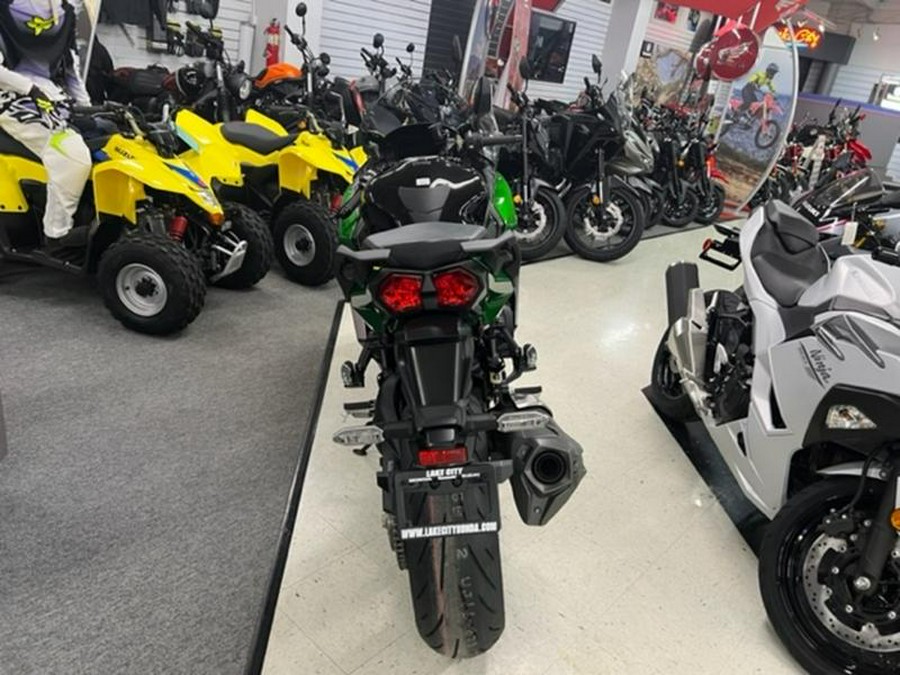 2025 Kawasaki NINJA H2® SX SE ABS