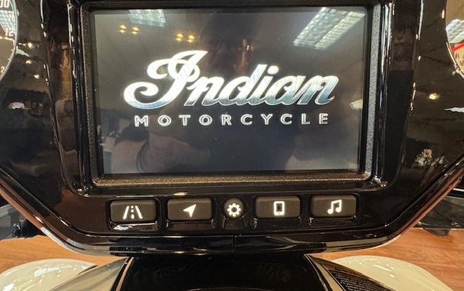 2026 Indian Motorcycle® Roadmaster® PowerPlus 112 Dark Horse® with PowerBand Audio Package