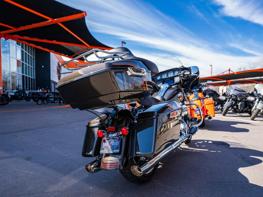 2021 Harley-Davidson Street Glide River Rock Gray