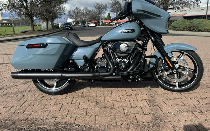 FLHX 2024 Street Glide®