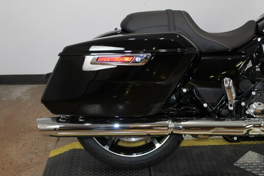 Harley-Davidson Road Glide® 2024 FLTRX 84445540 VIVID BLACK