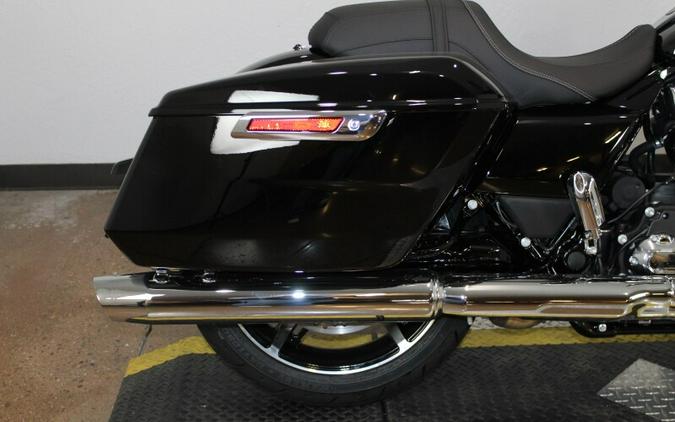 Harley-Davidson Road Glide® 2024 FLTRX 84445540 VIVID BLACK