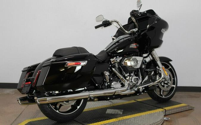 Harley-Davidson Road Glide® 2024 FLTRX 84445540 VIVID BLACK