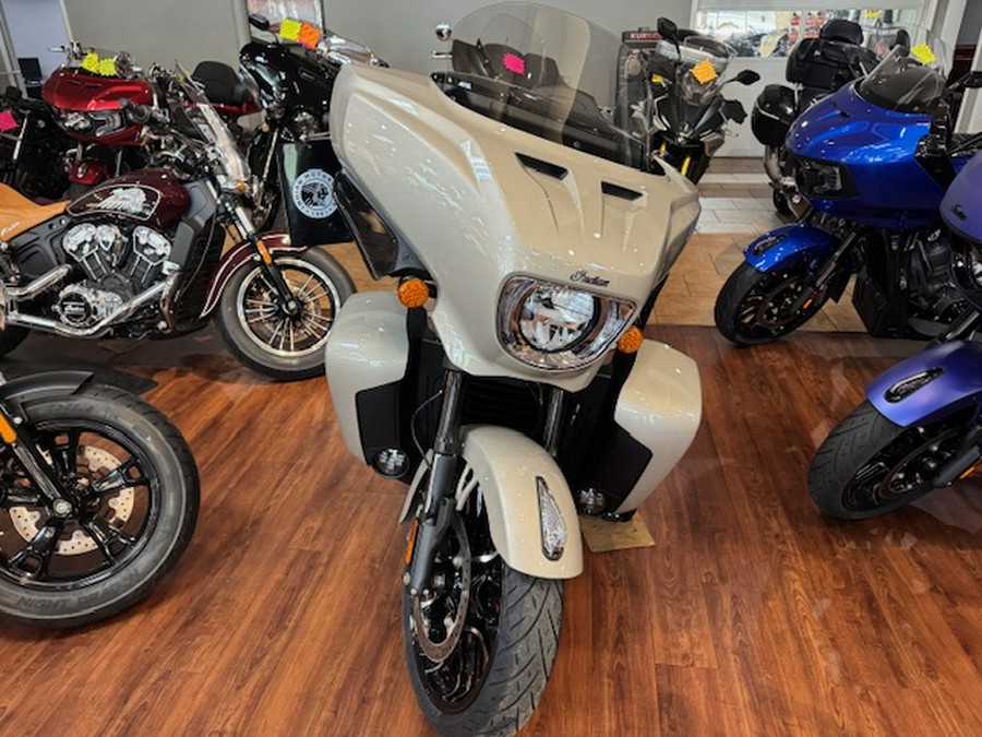 2026 Indian Motorcycle® Roadmaster® PowerPlus 112 Limited with PowerBand Audio Package