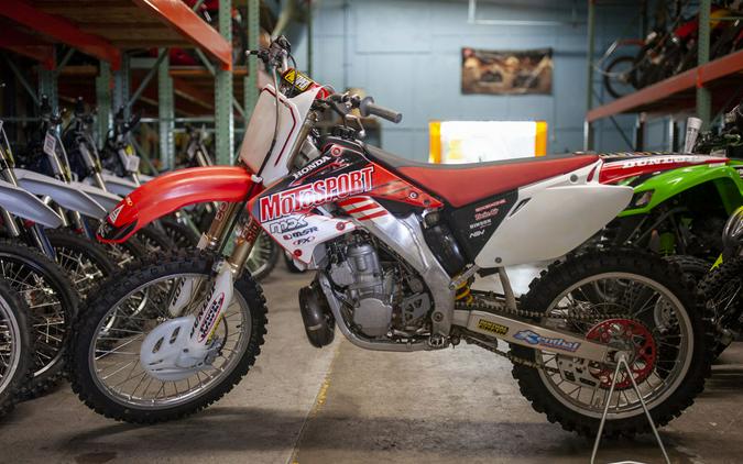 2003 Honda® CR250R3