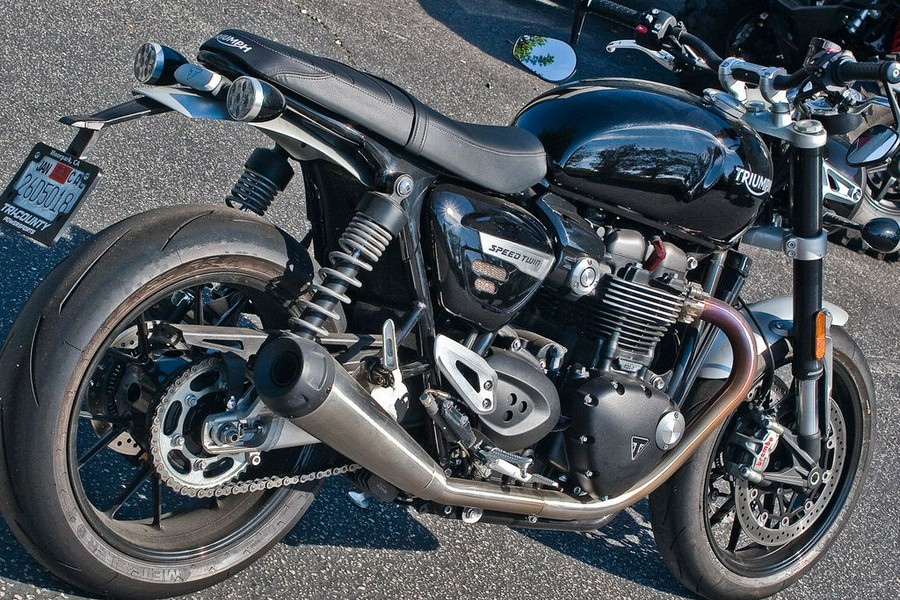2023 Triumph Speed Twin 1200 Jet Black