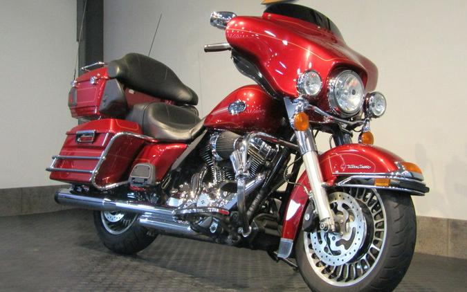 2013 Harley-Davidson® FLHTCU - Electra Glide® Ultra Classic®