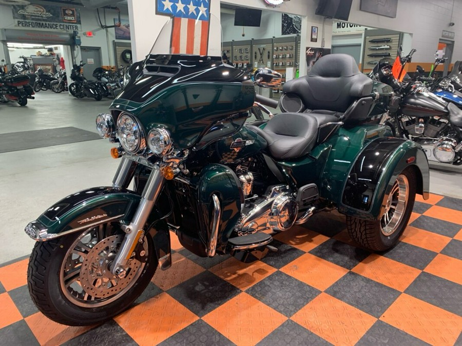 2024 Harley-Davidson Tri-Glide Ultra FLHTCUTG