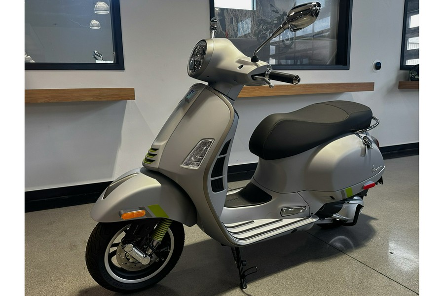 2024 Vespa GTS SUPER TECH