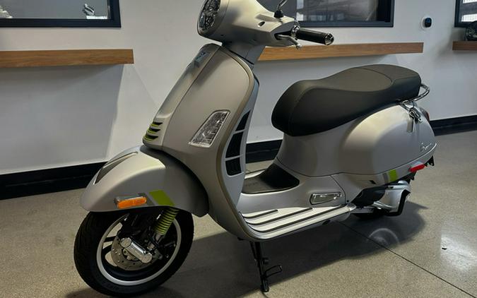 2024 Vespa GTS SUPER TECH