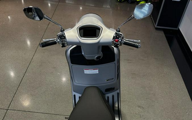 2024 Vespa GTS SUPER TECH