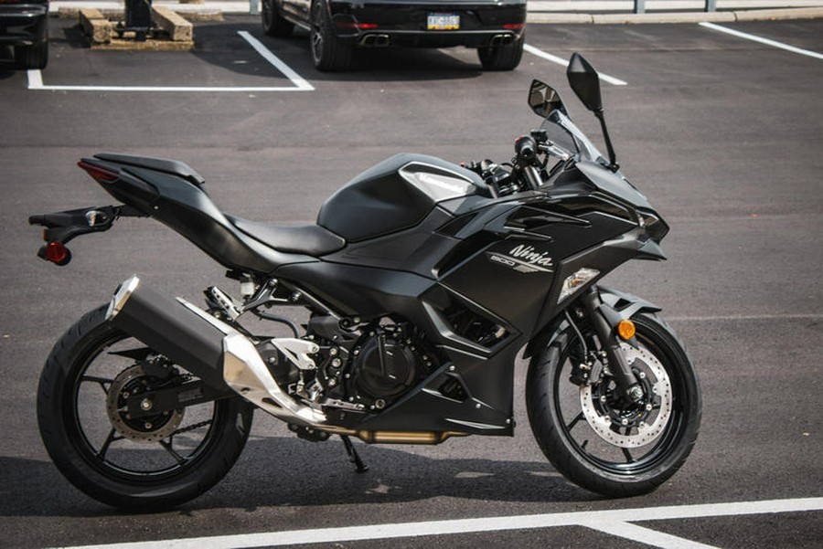 2026 Kawasaki Ninja® 500 ABS Metallic Flat Spark Black