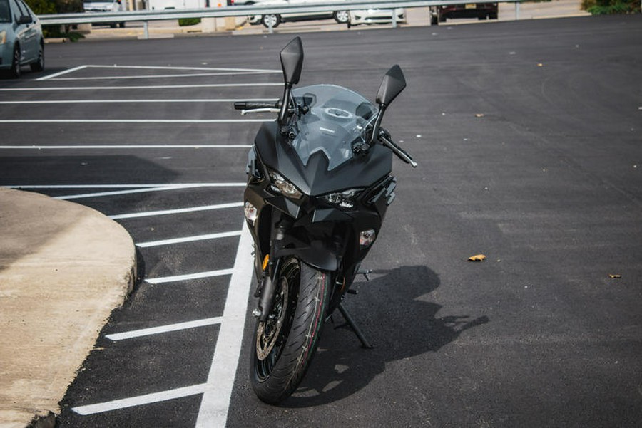 2026 Kawasaki Ninja® 500 ABS Metallic Flat Spark Black