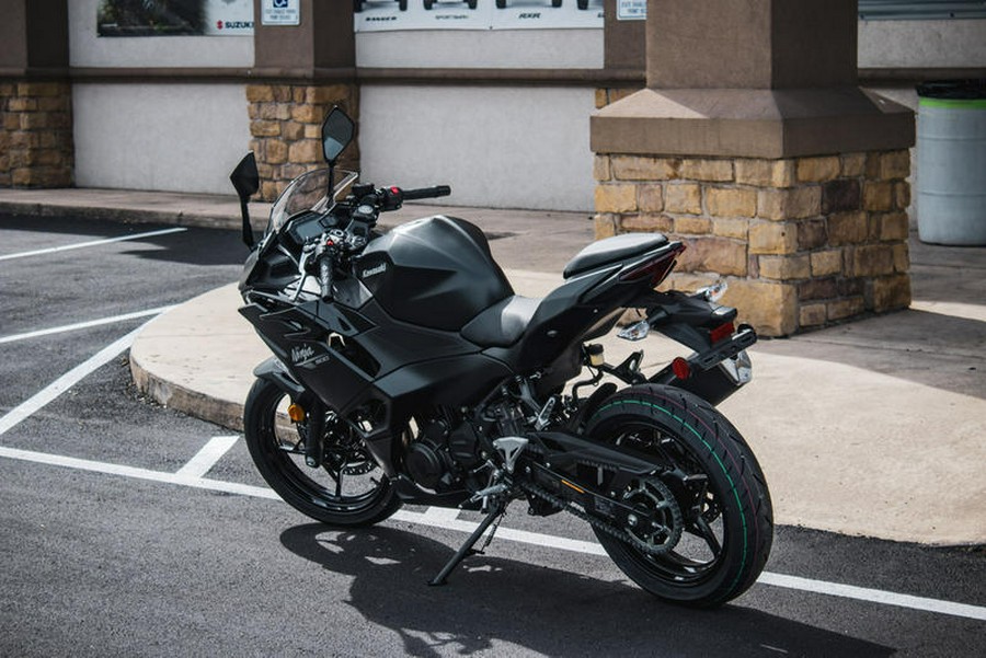 2026 Kawasaki Ninja® 500 ABS Metallic Flat Spark Black