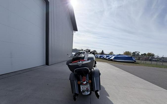 2016 Indian Motorcycle® Roadmaster® Steel Gray and Thunder Black