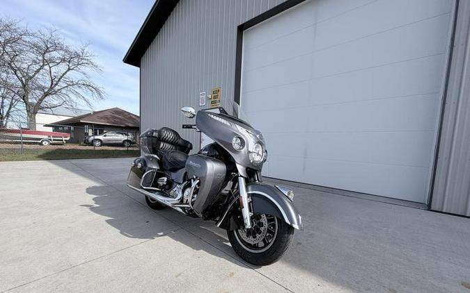 2016 Indian Motorcycle® Roadmaster® Steel Gray and Thunder Black
