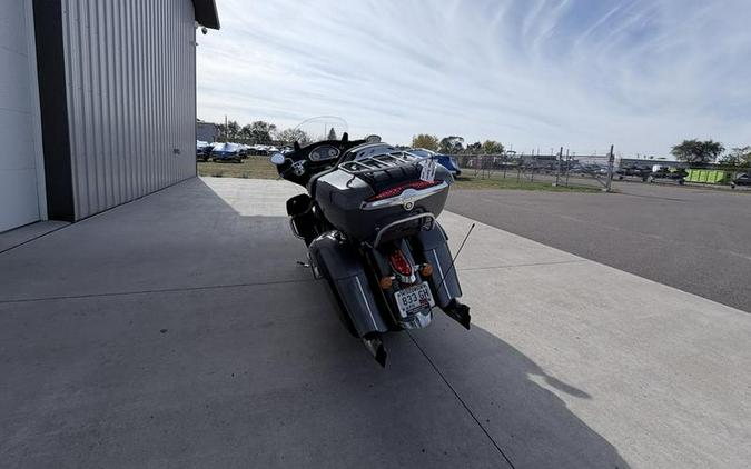 2016 Indian Motorcycle® Roadmaster® Steel Gray and Thunder Black