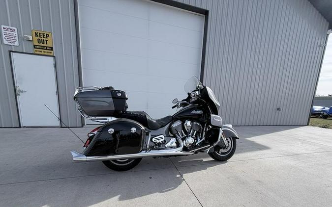 2016 Indian Motorcycle® Roadmaster® Steel Gray and Thunder Black