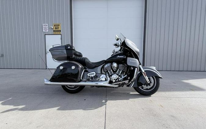 2016 Indian Motorcycle® Roadmaster® Steel Gray and Thunder Black