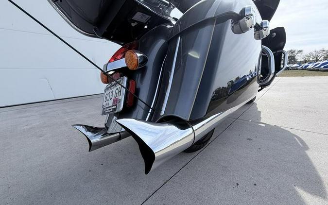 2016 Indian Motorcycle® Roadmaster® Steel Gray and Thunder Black