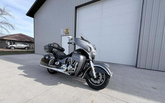 2016 Indian Motorcycle® Roadmaster® Steel Gray and Thunder Black