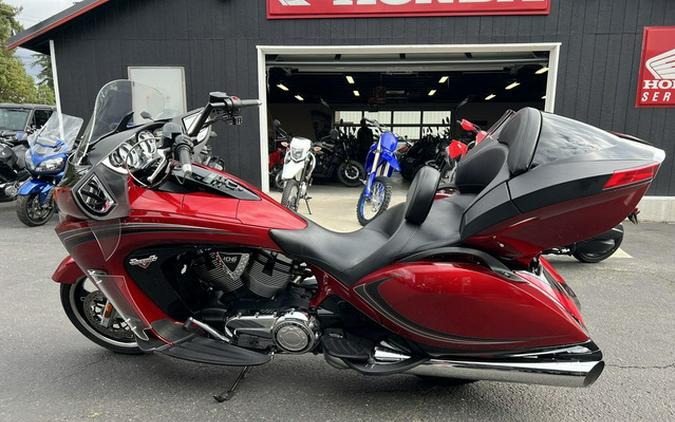 2013 Victory Motorcycles Vision Tour Sunset Red & Black W/ Black Carbon Gr