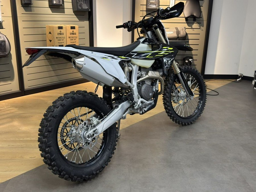 2026 Triumph TF 250-E Jet Black/Pure White