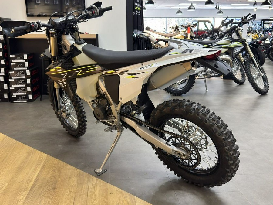 2026 Triumph TF 250-E Jet Black/Pure White