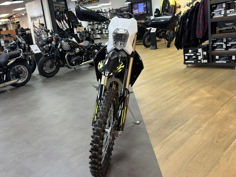 2026 Triumph TF 250-E Jet Black/Pure White