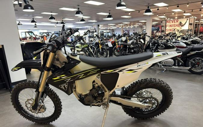 2026 Triumph TF 250-E Jet Black/Pure White